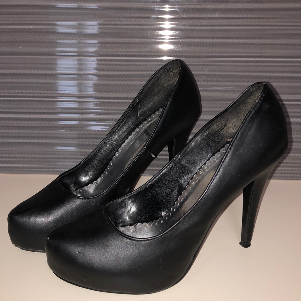 Fab black pumps 4” heel